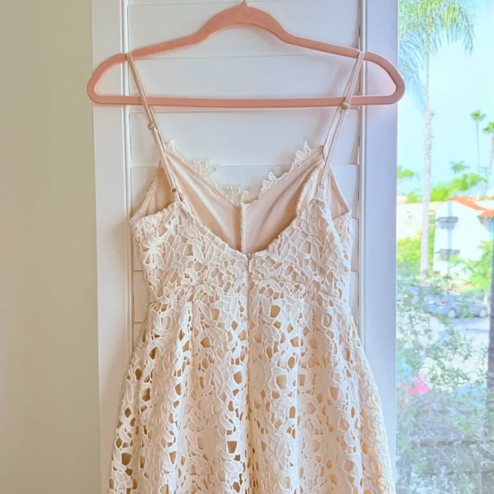 ASTR The Label Floral Lace Midi Dress in Cream size XS - Picture 8 of 10